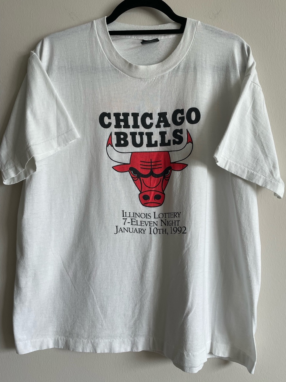 Vintage 90s Chicago Bulls Promo T-Shirt Shoot for the Loot Graphic Single Stitch